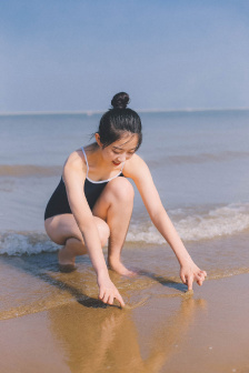 25岁的女字高中生动漫